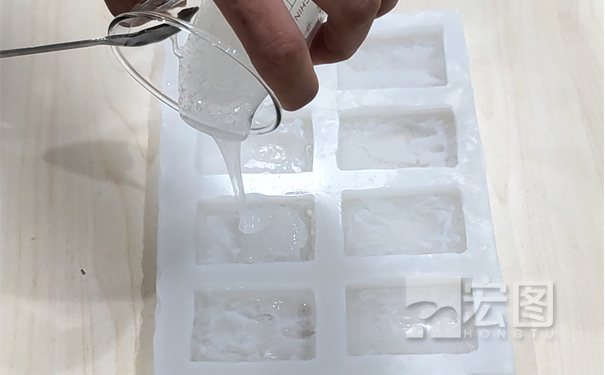 硅膠模具能倒液體硅膠嗎？