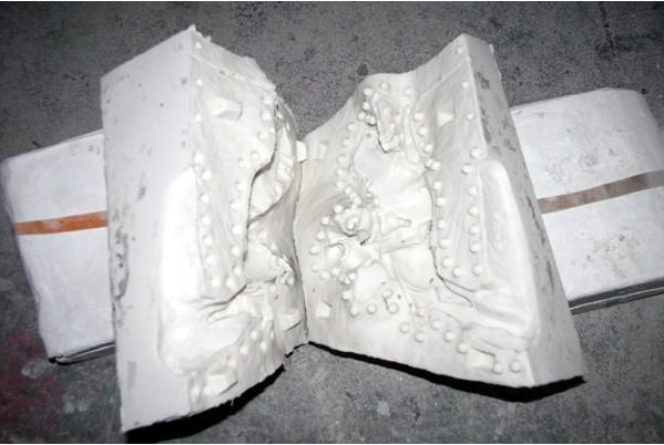 如何避免模具硅膠制品破裂？