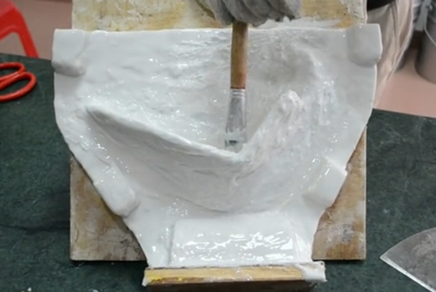 模具硅膠操作方法有幾種？